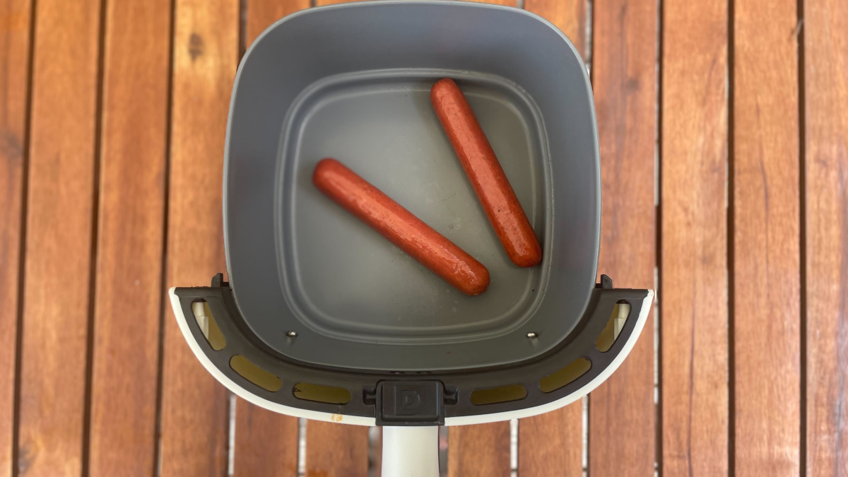hot dogs in an air fryer basket